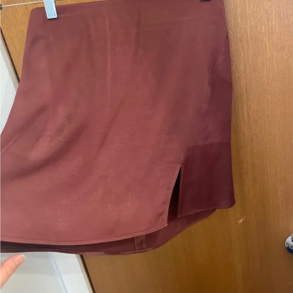 Aritzia size 2 satin skirt - Picture 2 of 4